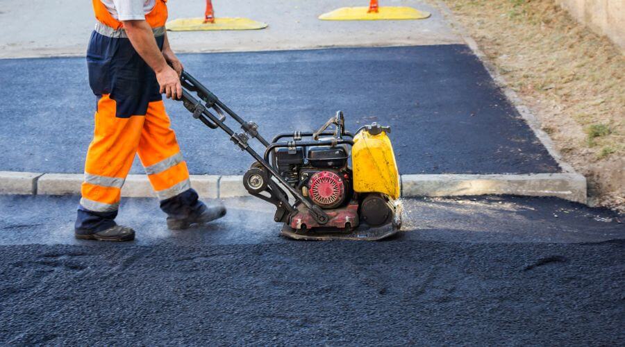 Professional gutter cleaning in Mooreton, ND